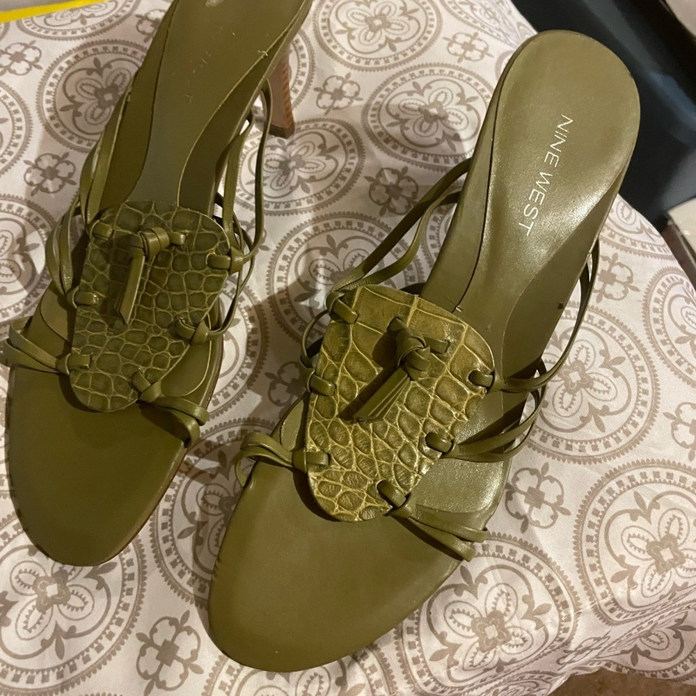 Women’s Nine West low heels, 8M, worn once